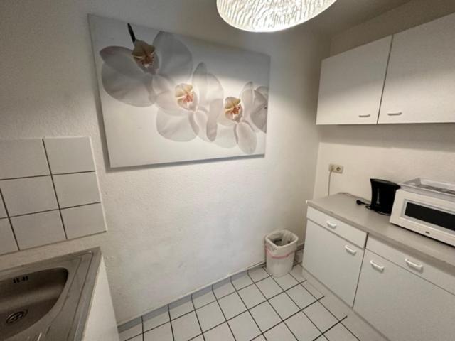 Top Lage I Schokoladenmusem I Einfaches Souterrain Apartment *