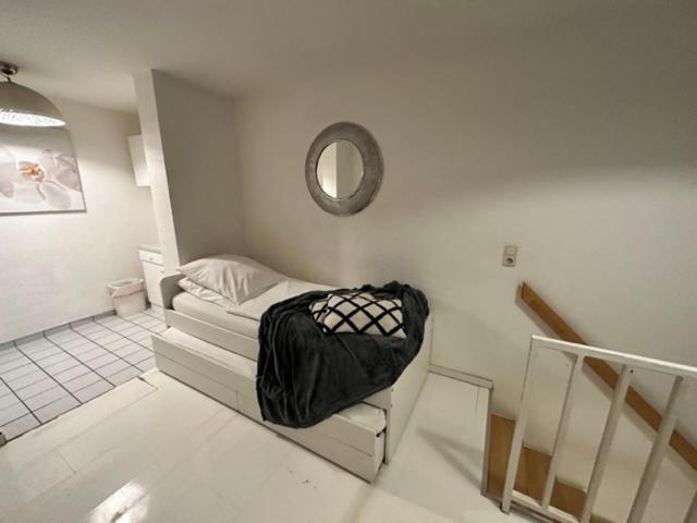 Apartment Top Lage I Schokoladenmusem I Einfaches Souterrain