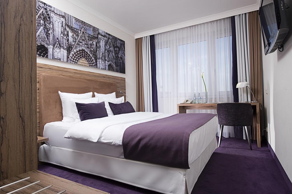 Wyndham Hotel 4*