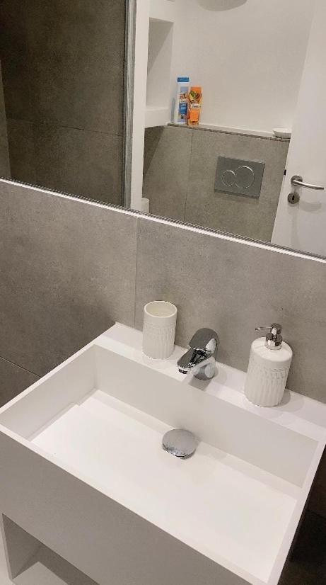 Tiny Modern Apartment Cologne
