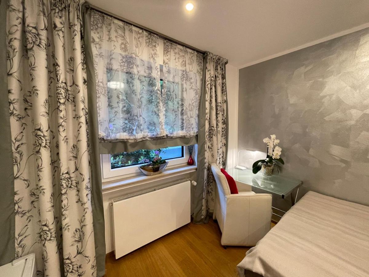 Airport Waldblick Homestay Cologne