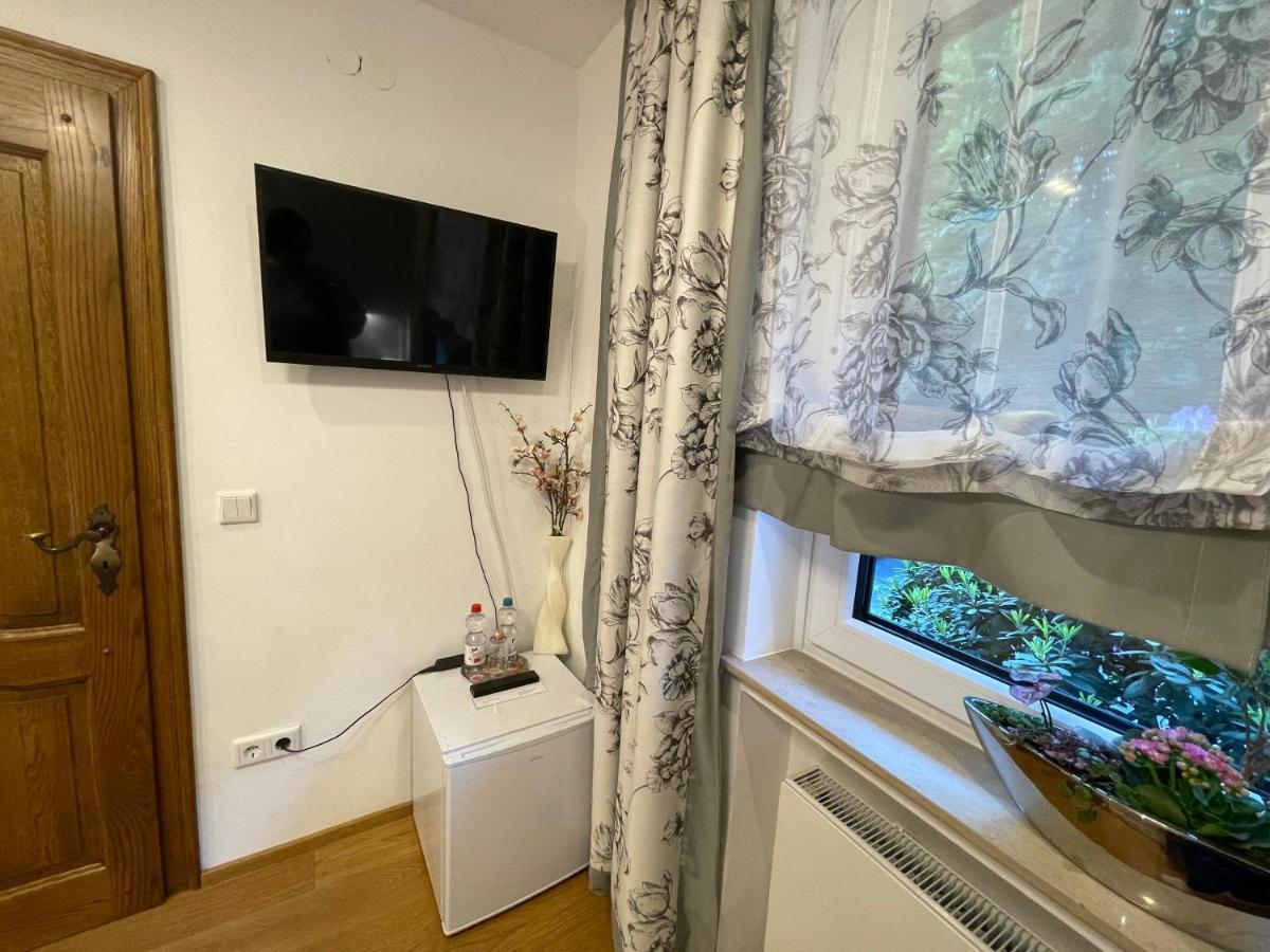 Airport Waldblick Homestay
