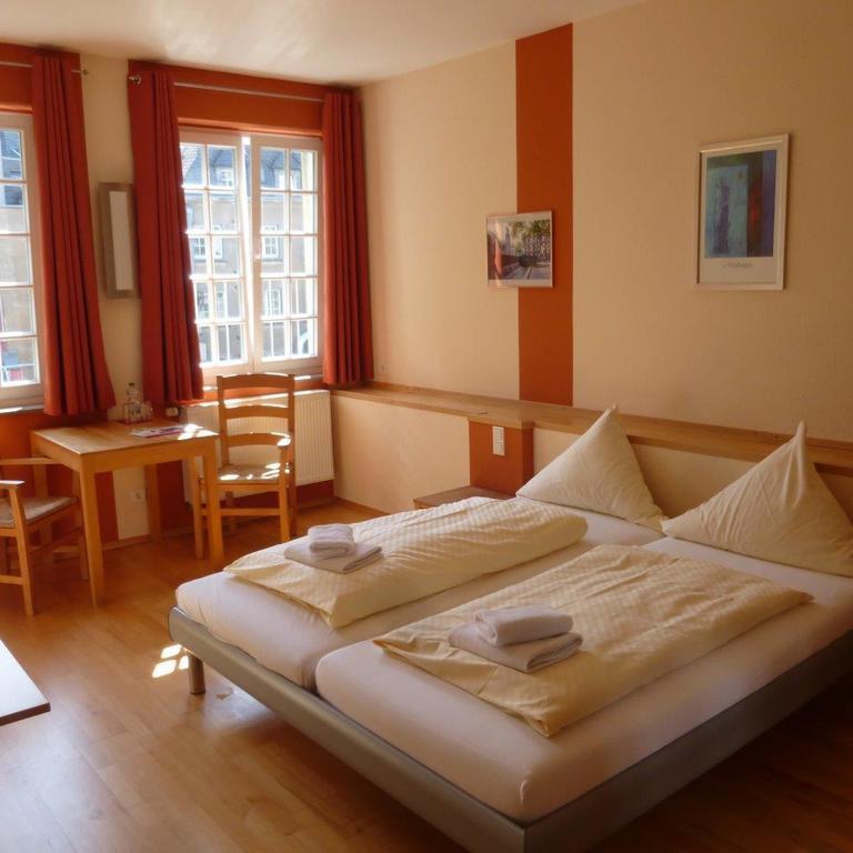 Guest house Altstadt-hotel 2*
