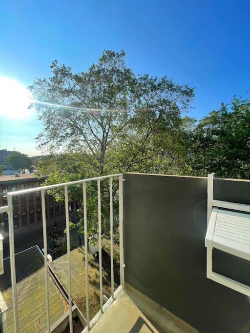 Cozy In Prime Location With Balcony - Comfort In 2 In Neumarkt - City Loft 11 - Colonia