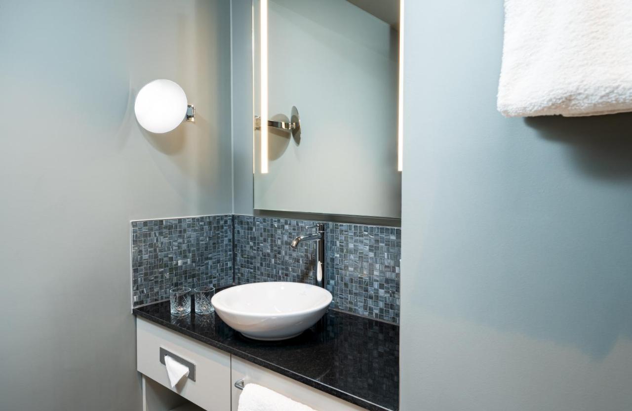 Leonardo Royal Bonn Airport Hotel 4*