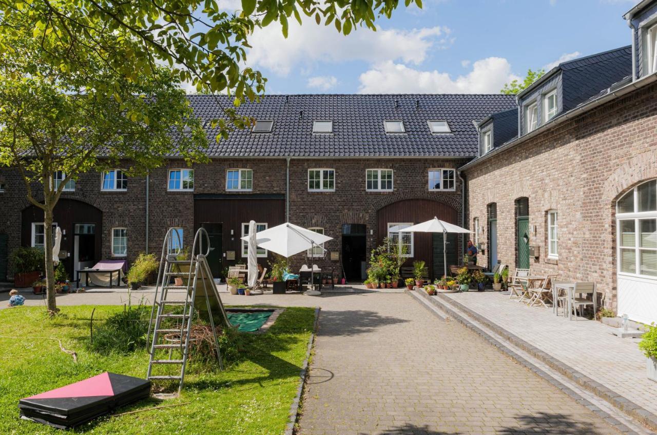 Spacious And Kids-friendly Modernized Farmhouse Near City Of Holiday home