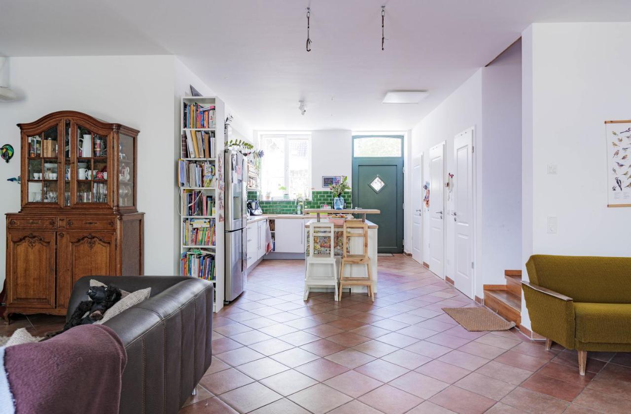 Spacious And Kids-friendly Modernized Farmhouse Near City Of *