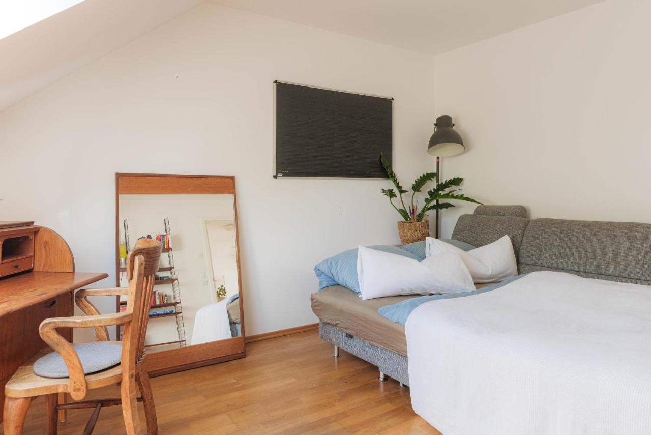 Spacious And Kids-friendly Modernized Farmhouse Near City Of