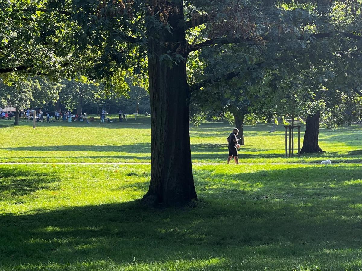 Volksgarten Mit Innenhof