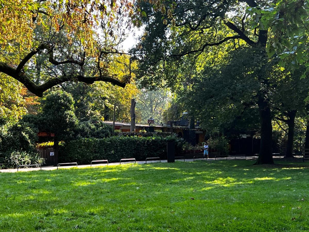 Volksgarten Mit Innenhof Apartment *