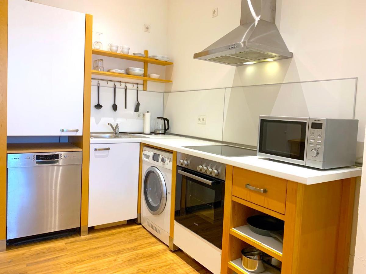 Alles Komplett - 2 Schlafzimmer, Grosse Kueche, Bad * Cologne