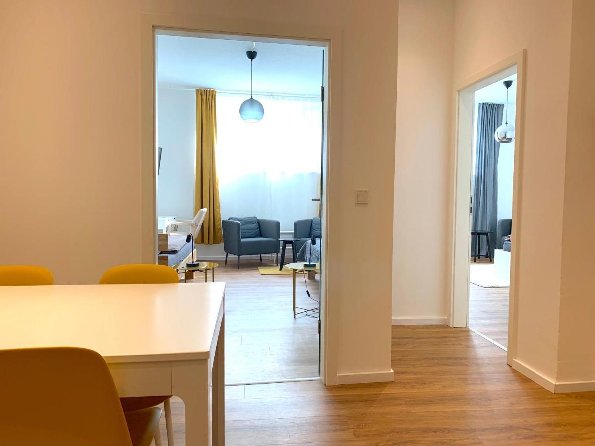 Alles Komplett - 2 Schlafzimmer, Grosse Kueche, Bad Apartment