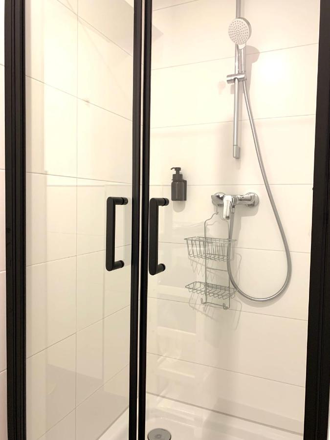 Alles Komplett - 2 Schlafzimmer, Grosse Kueche, Bad *