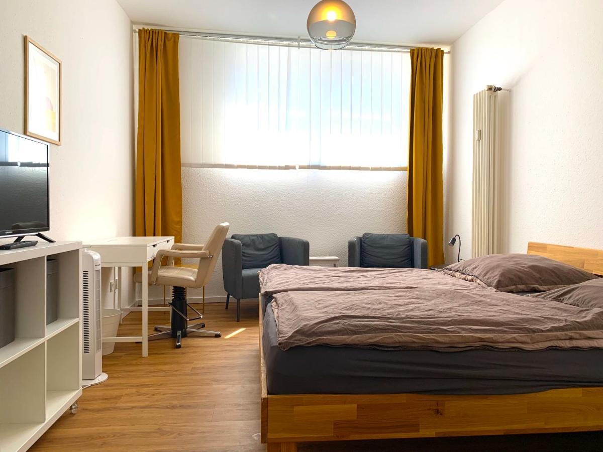 Apartment Alles Komplett - 2 Schlafzimmer, Grosse Kueche, Bad Cologne