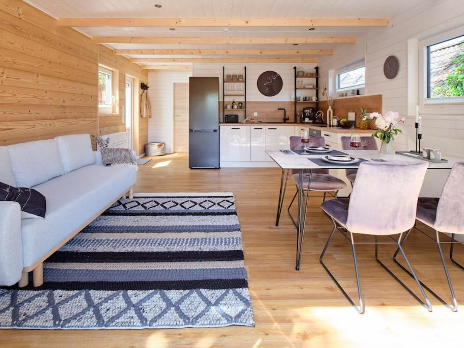 In - Tinyhouse * Colónia