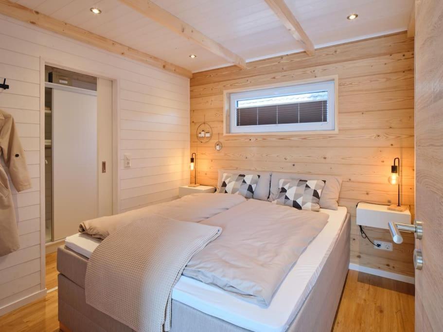 In - Tinyhouse