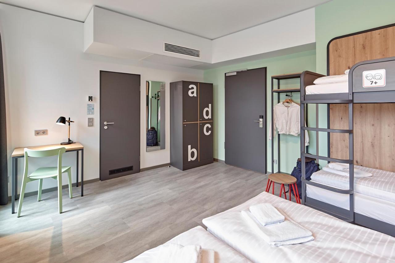 Hotel Meininger West Cologne