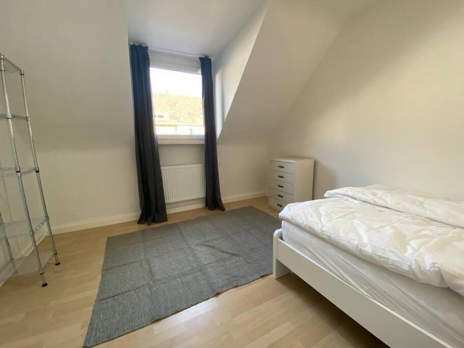 Apartament Ruhiges Dg - 6 P. - Urban - Oepnv Kolonia