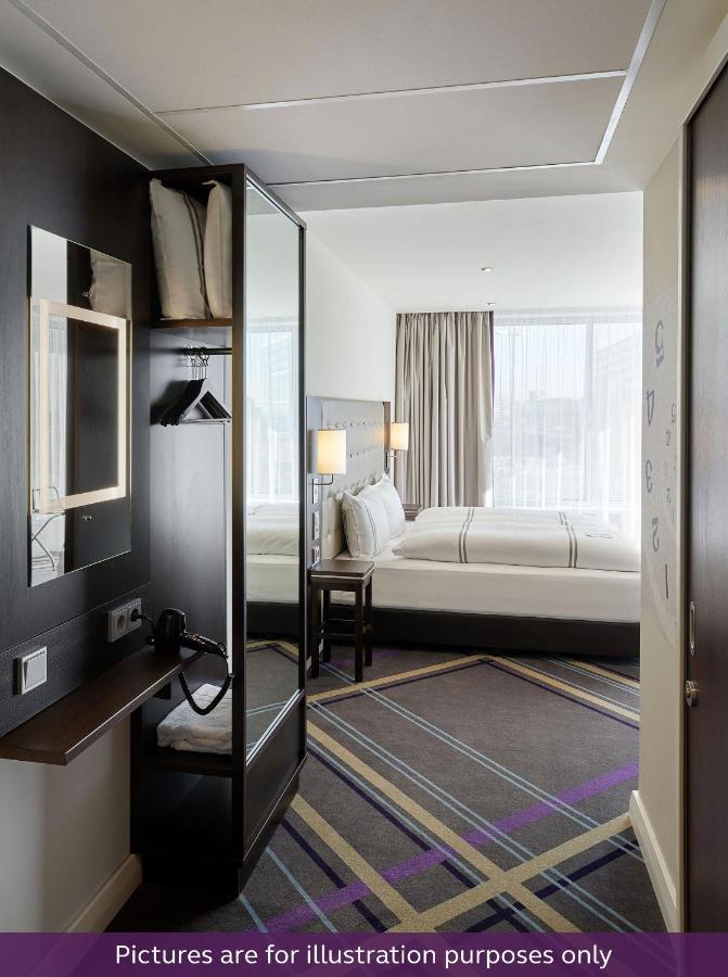 Hotel Premier Sued
