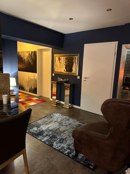 Luxurious With Sauna Apartment *