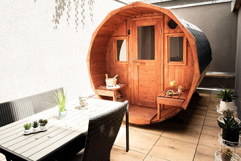 Luxurious With Sauna Apartment