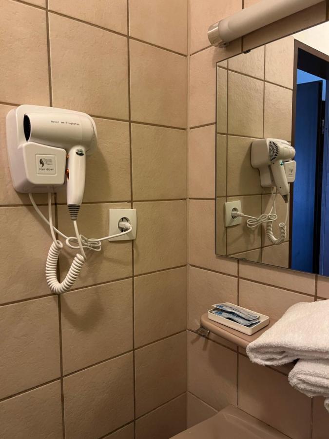 Am Flughafen Hotel