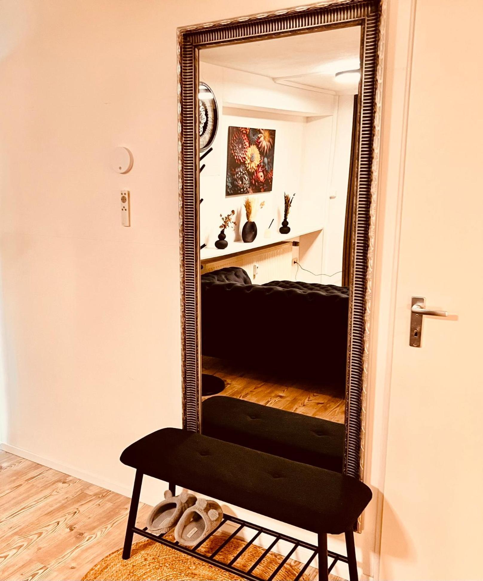 Apartment Stylish With Beautiful Ambiance Cologne