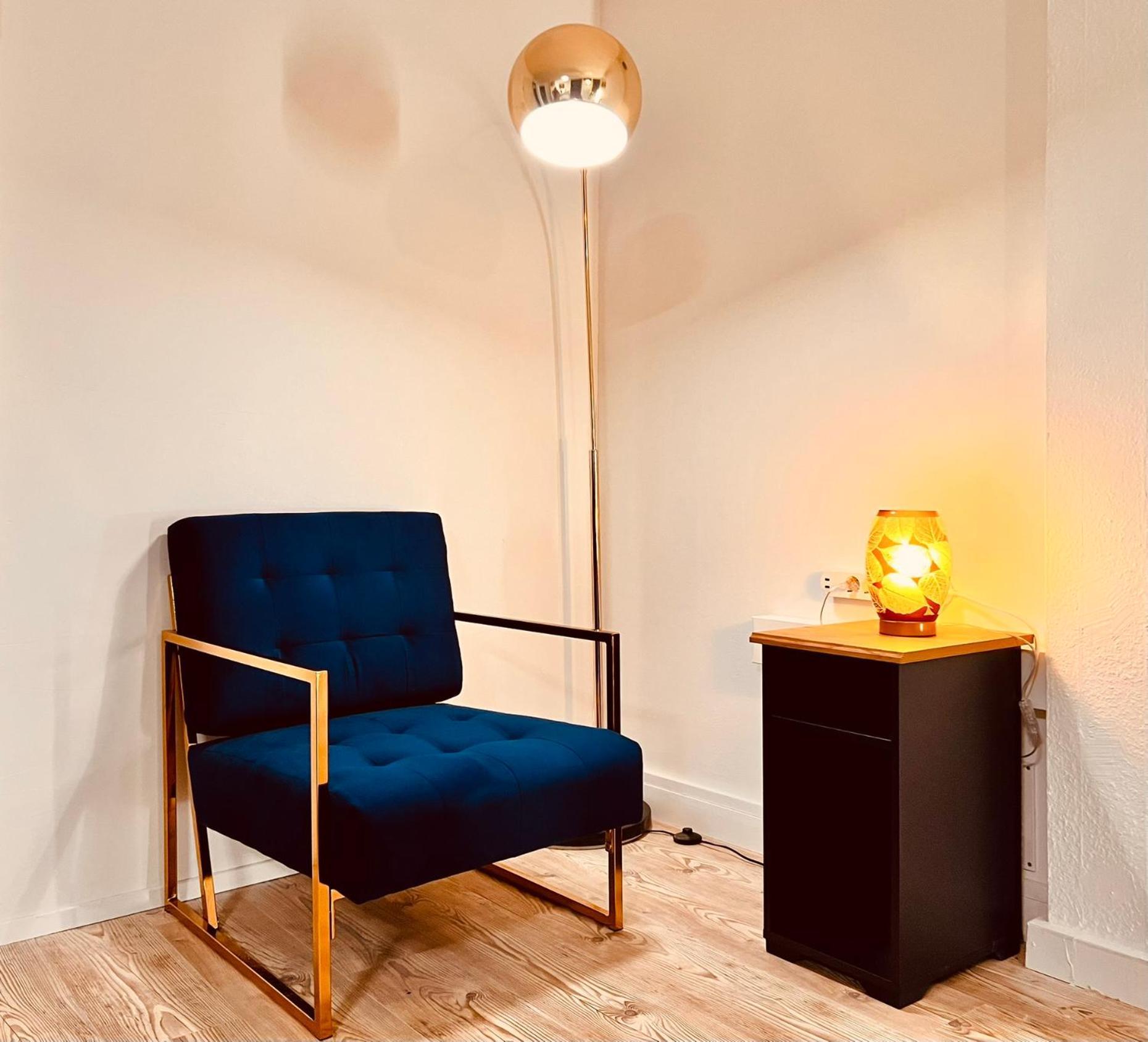 Stylish With Beautiful Ambiance Kolonia