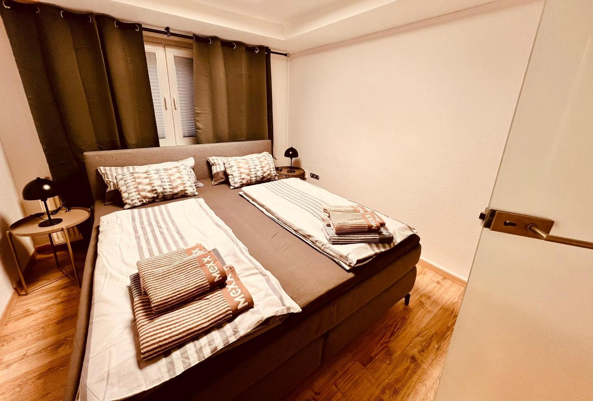 Appartement Luxe Living: Opulent Elegance Unleashed *