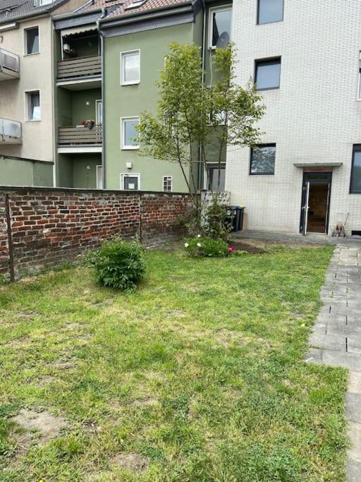 Apartment Charmante Gartenwohnung Mit Privatem Grossen Garten *