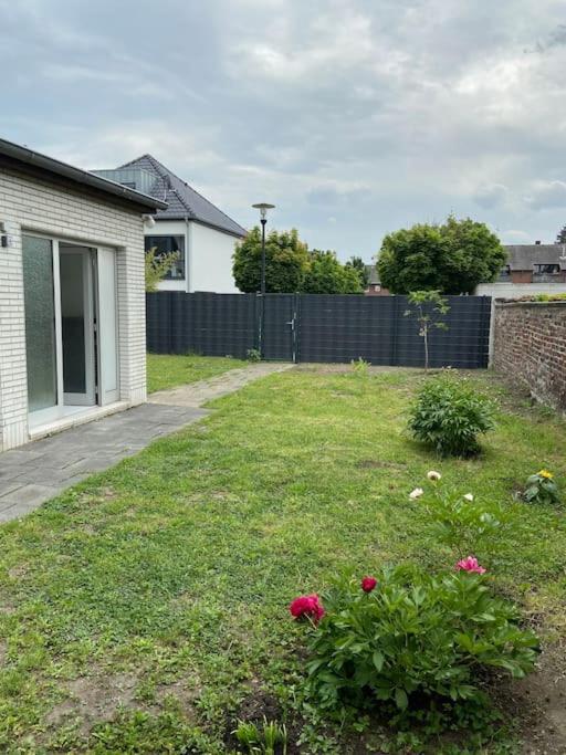 Charmante Gartenwohnung Mit Privatem Grossen Garten Cologne