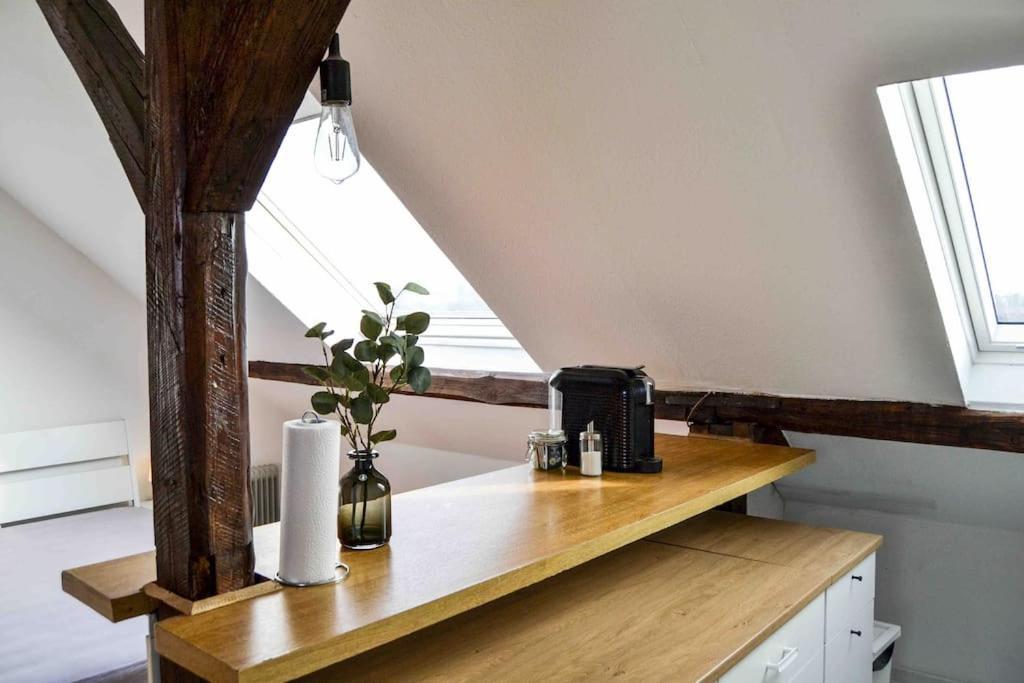 Schoene Dachgeschosswohnung Nahe * Cologne