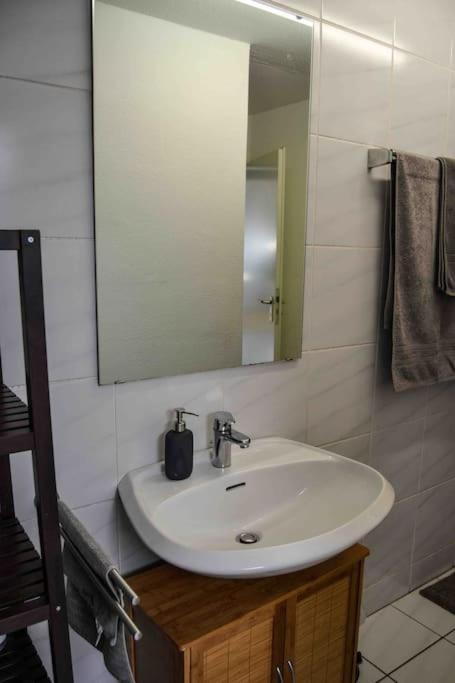 Schoene Dachgeschosswohnung Nahe Apartment Cologne