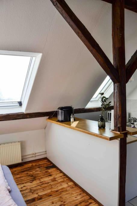 Schoene Dachgeschosswohnung Nahe Cologne