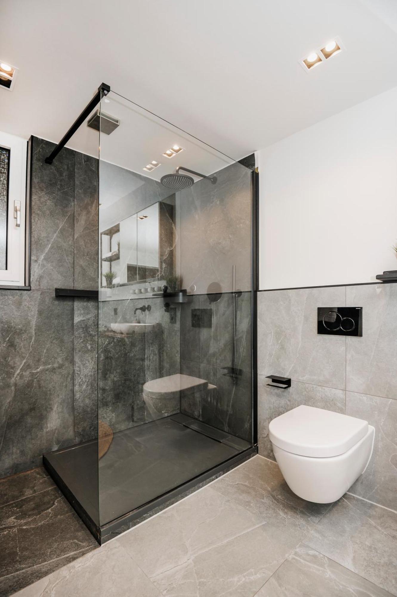 S331 - Luxurious Two Bedroom Duplex In Apartment