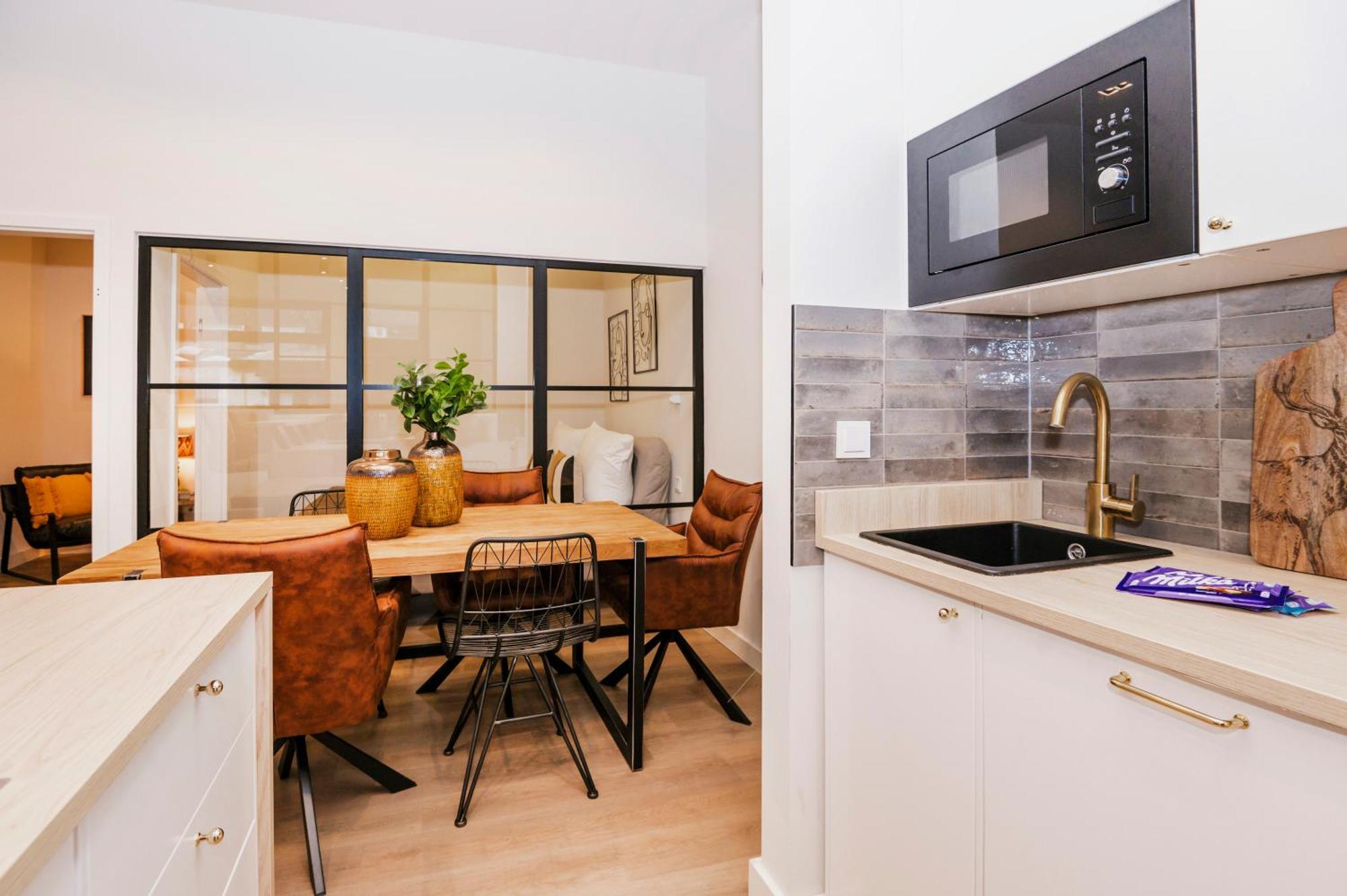 S331 - Luxurious Two Bedroom Duplex In Apartment Cologne