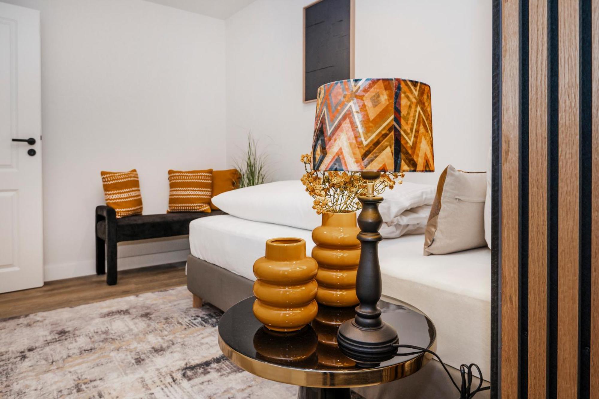 S331 - Luxurious Two Bedroom Duplex In Apartment *
