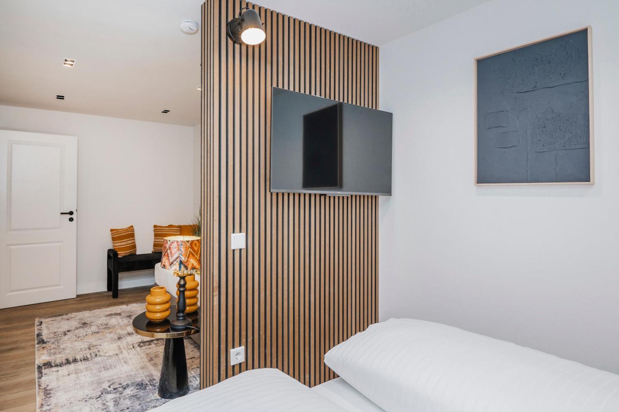 S331 - Luxurious Two Bedroom Duplex In *