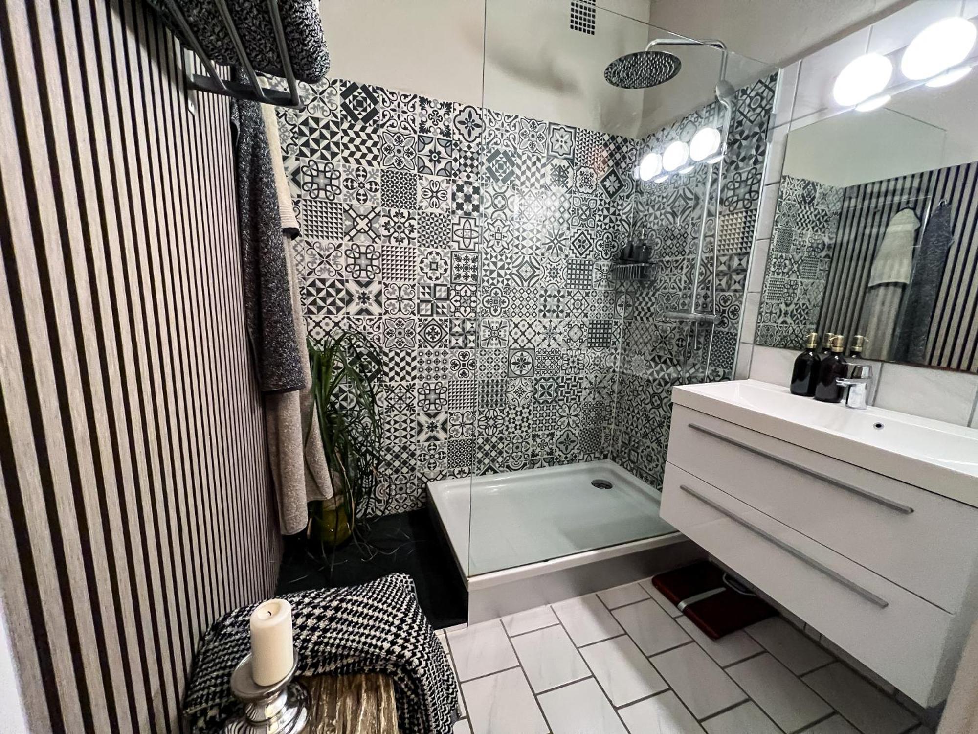 Big, Central And Charming On Schaafenstrasse Apartment Cologne