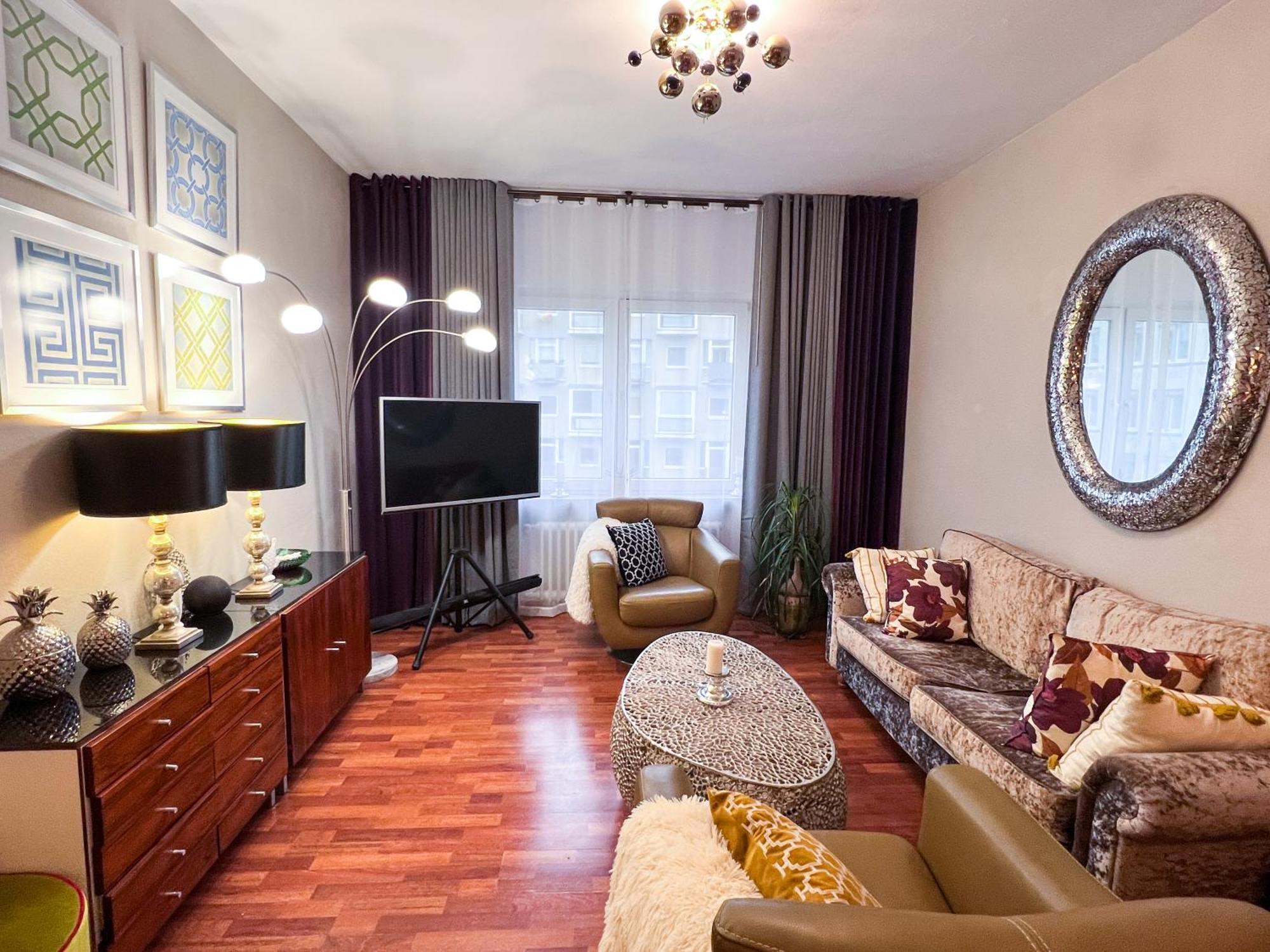 Apartment Big, Central And Charming On Schaafenstrasse *
