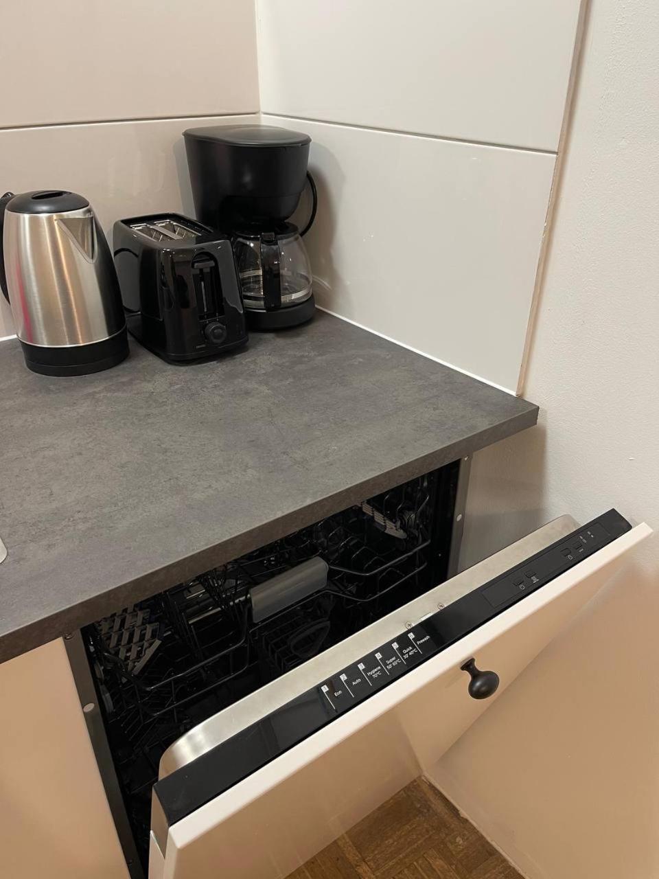 Apartment Shared At Heumarkt, City Center