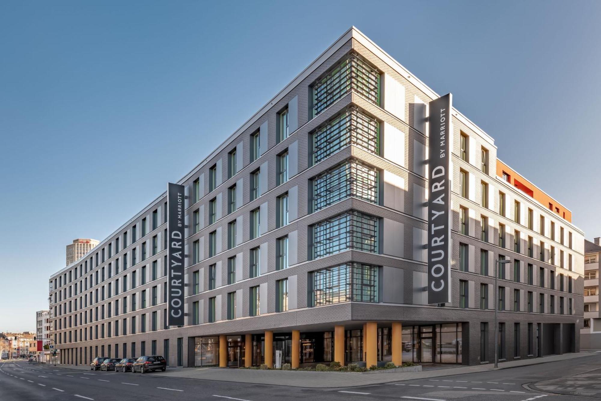 Hotel Courtyard By Marriott 4*