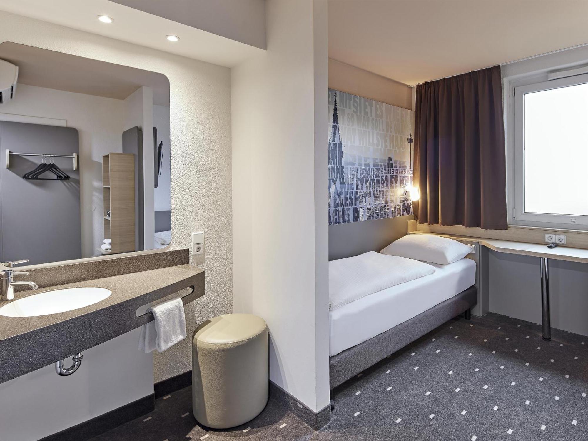 Koeln-west Hotel