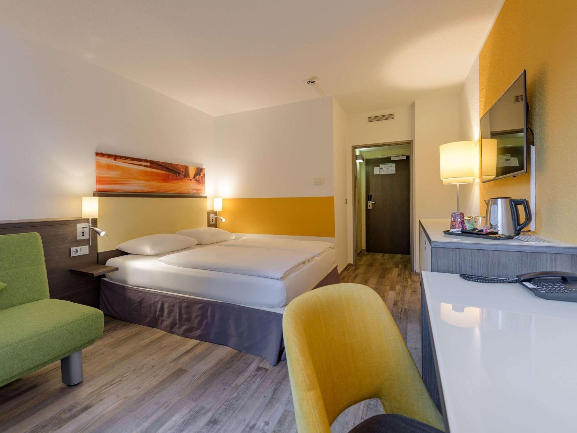 Hotel Mercure West 4*