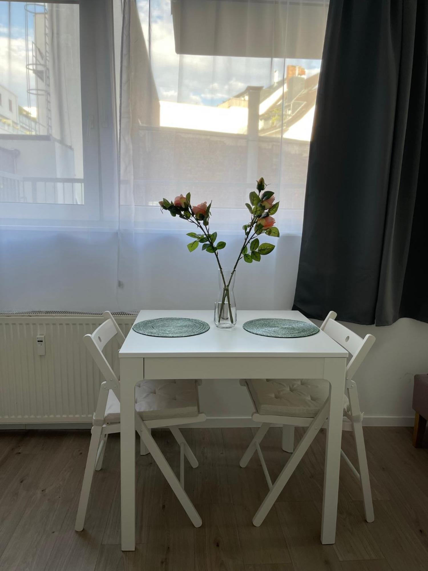 Schone Moderne Am Ring Nr.1 *