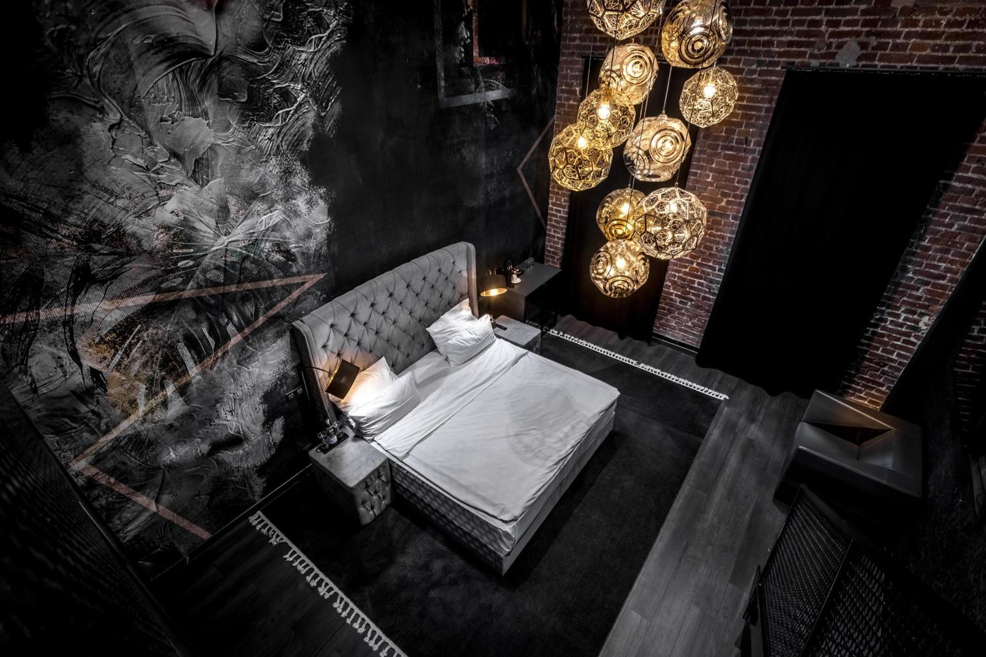 Hotel Black