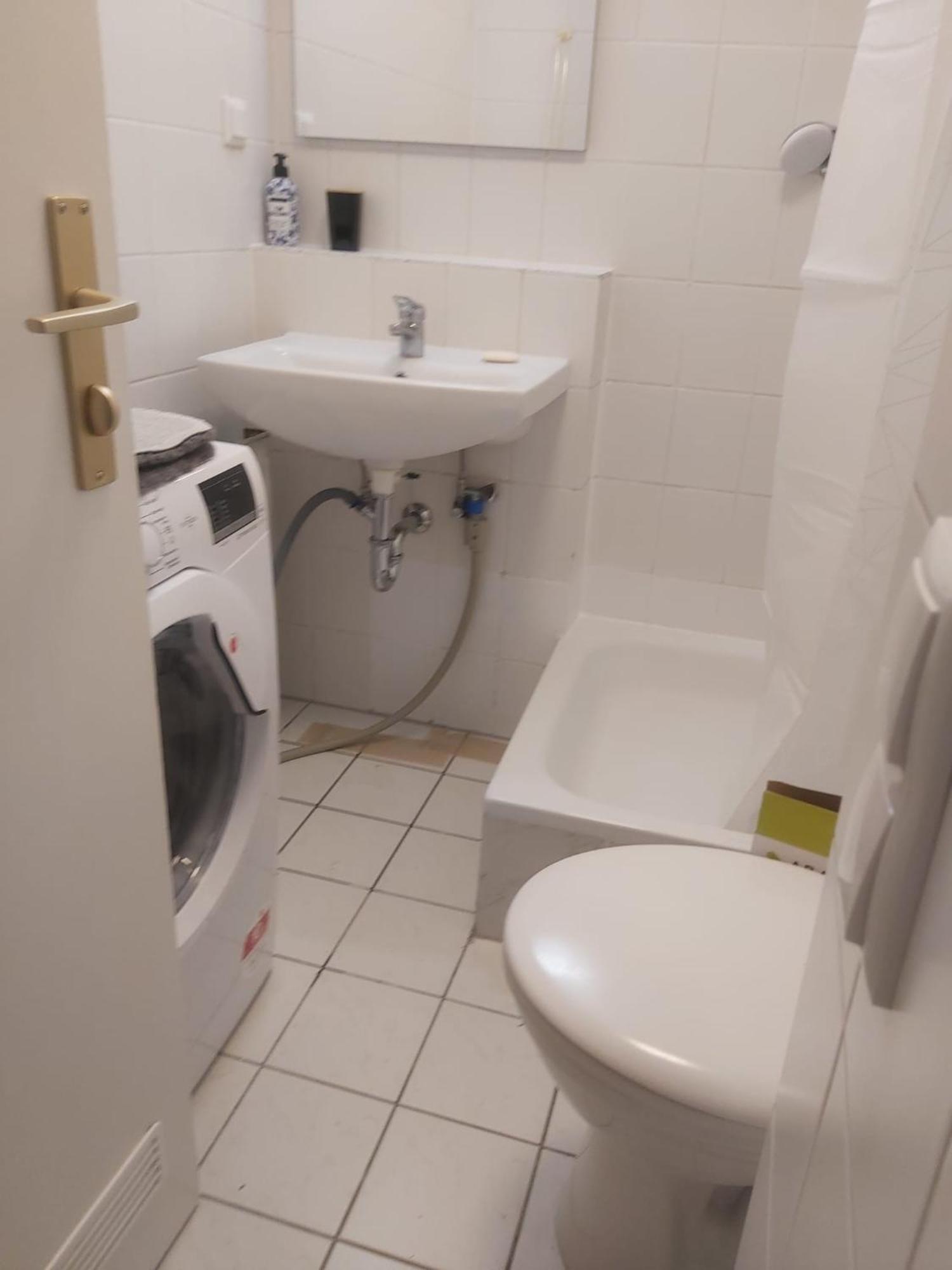 *** Comfortable 30m2 Studio Hansaring 19 *** Mediapark / Messe / Dom Apartment