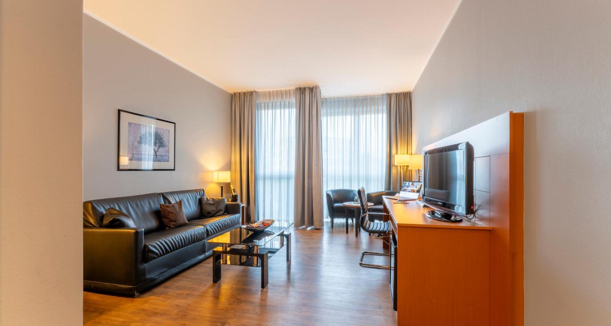 Hotel Plaza Premium 4*
