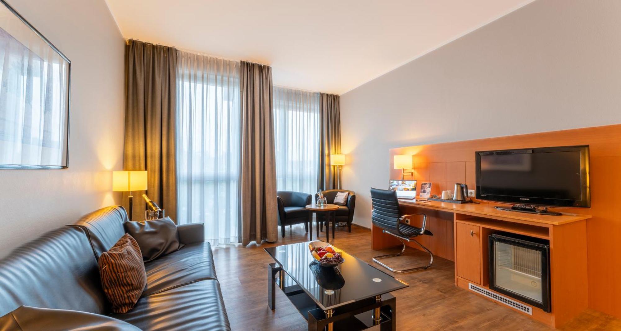 Plaza Premium Hotel