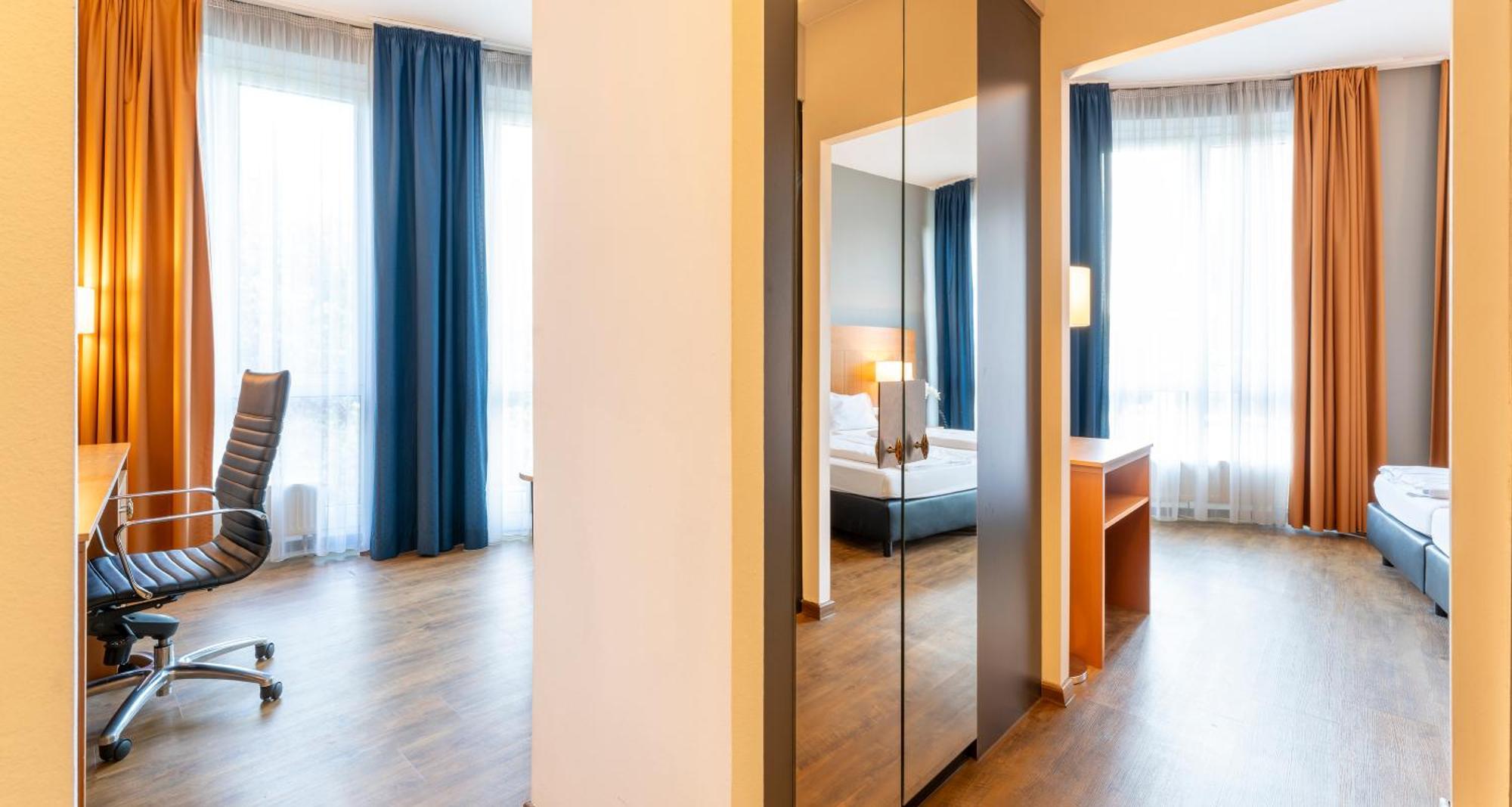 Hotel Plaza Premium 4*